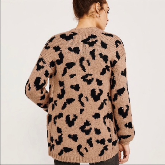 Abercrombie Fitch Leopard Pocketed 